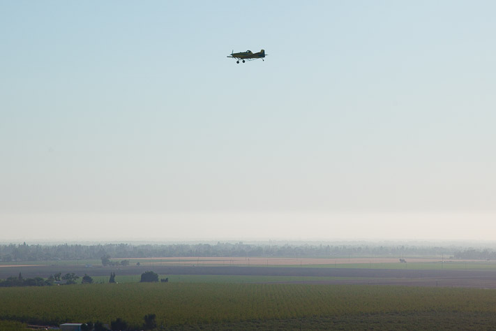 Low flying plane